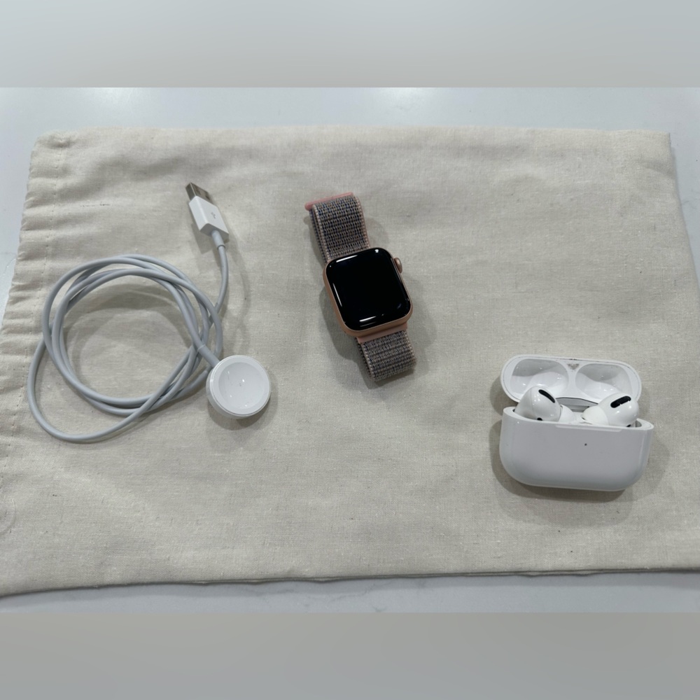 Apple Watch Series 6 40mm Rose Gold + AirPods Pro 1st Gen Bundle